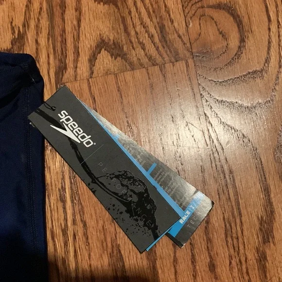 Speedo boys racing bathing suit. Size 24 - Picture 4 of 6